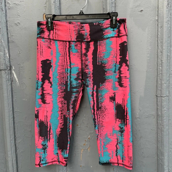 Fabletics Define Mid-Rise Crop Legging Heat Wave Print, size M - Picture 3 of 10